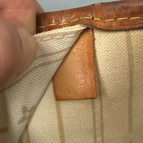 LOUIS VUITTON Neverfull - Picture 17 of 17